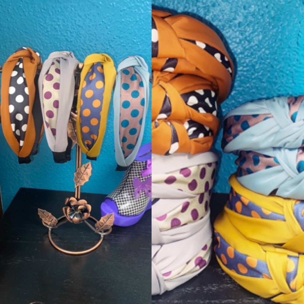 Get all (4) Headbands😊